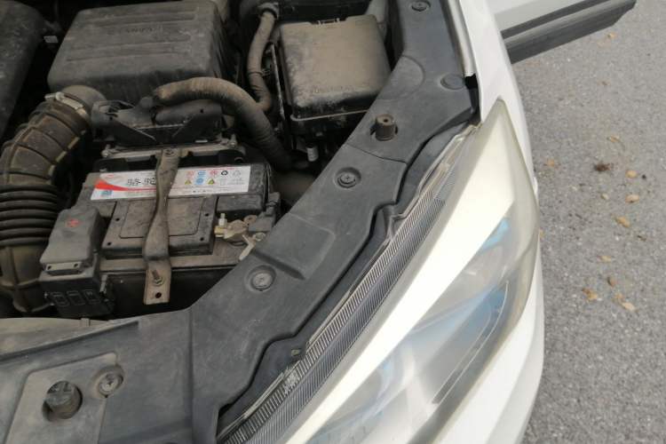Used CHANGAN CS75 2017 Shangkui Edition 1.5T Automatic Fengxiang Model Engine Bay Left