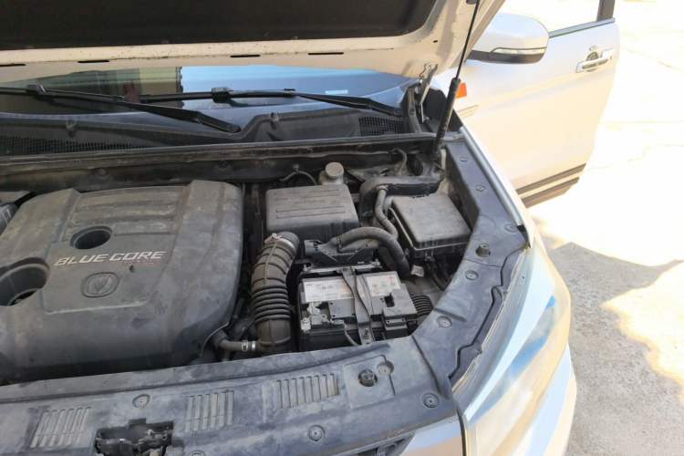 Used CHANGAN CS75 2017 Shangku Edition 1.5T Manual ZhiXiang Model Engine Bay Left