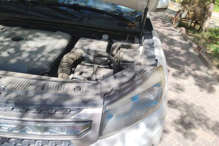 Used CHANGAN CS75 2017 Shangkui Edition 1.5T Manual Fengxiang Model Engine Bay Left