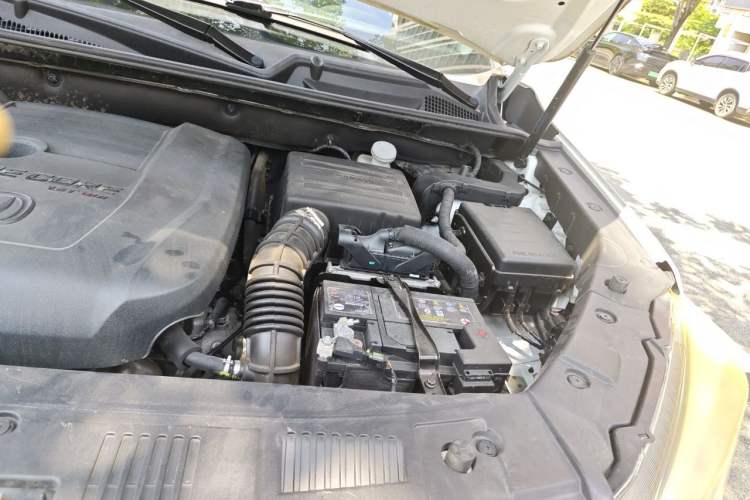 Used CHANGAN CS75 2017 Shangkui Edition 1.5T Manual Fengxiang Model Engine Bay Left