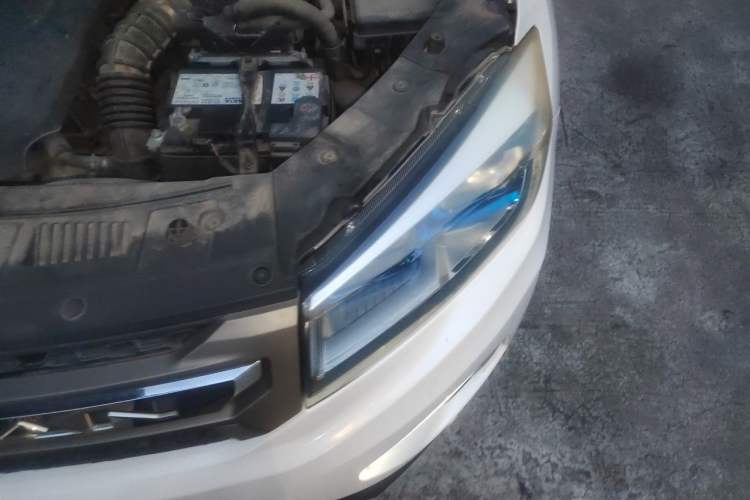 Used CHANGAN CS75 2017 Shangkui Edition 1.5T Manual Fengxiang Model Engine Bay Left