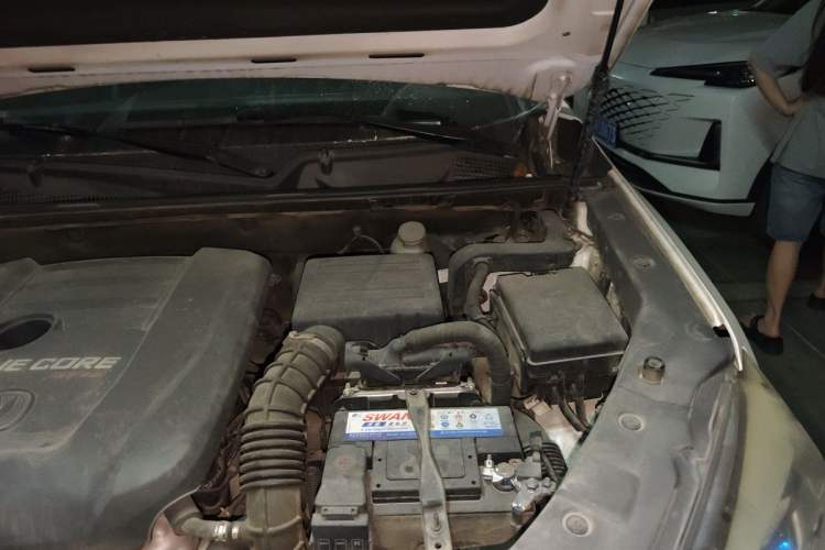 Used CHANGAN CS75 2017 Shangkui Edition 1.5T Automatic Fengxiang Model Engine Bay Left