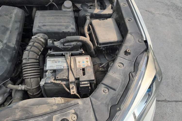 Used CHANGAN CS75 2017 Shangkui Edition 1.5T Manual Enjoyment Model Engine Bay Left