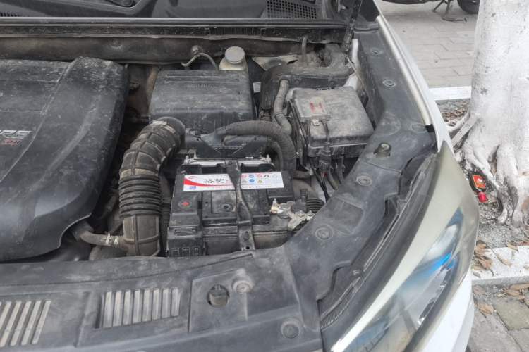 Used CHANGAN CS75 2017 Shangkui Edition 1.5T Automatic Fengxiang Model Engine Bay Left