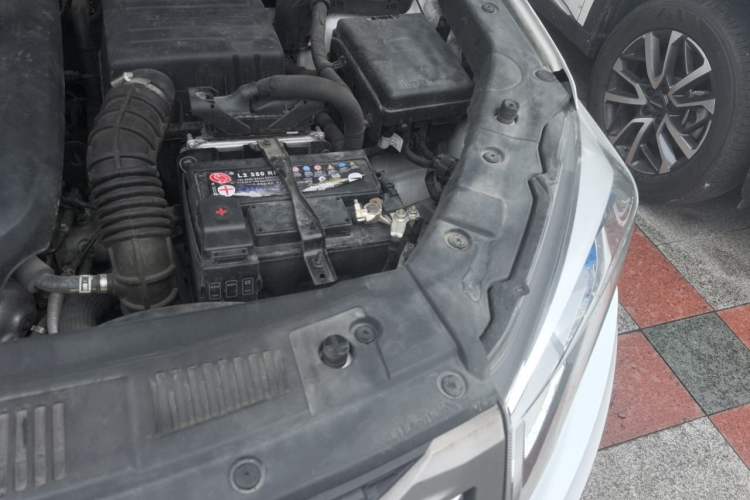 Used CHANGAN CS75 2017 Shangkui Edition 1.5T Automatic Fengyue Model Engine Bay Left