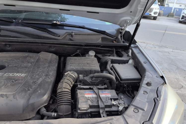 Used CHANGAN CS75 2017 Shangkui Edition 1.5T Automatic Fengxiang Model Engine Bay Left