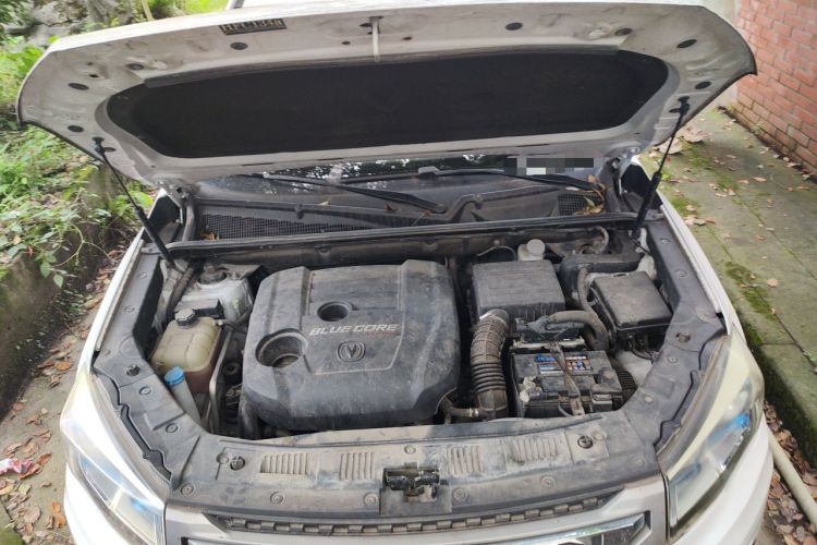 Used CHANGAN CS75 2017 Shangkui Edition 1.5T Manual Enjoyment Model Engine Bay