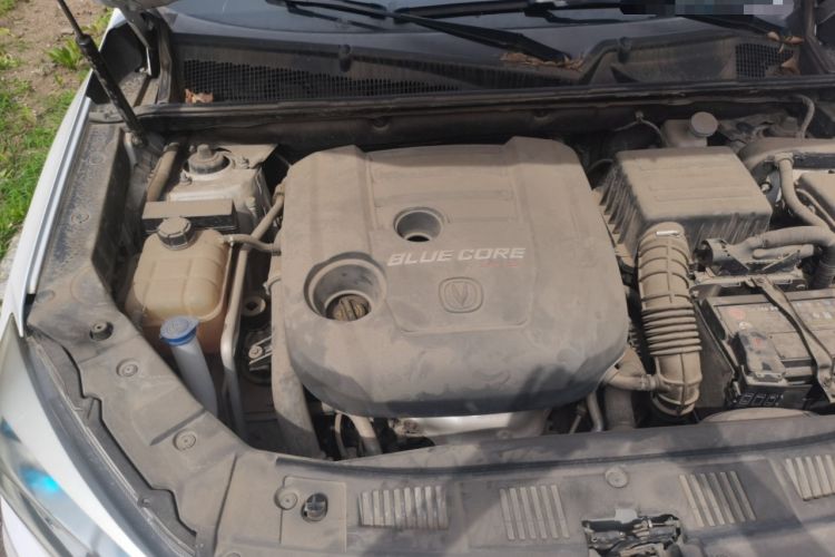 Used CHANGAN CS75 2017 Shangkui Edition 1.5T Automatic Fengling Model Engine Bay Right