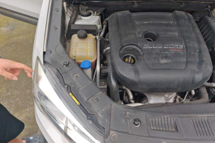 Used CHANGAN CS75 2017 Shangkui Edition 1.5T Automatic Sharp Model Engine Bay Right
