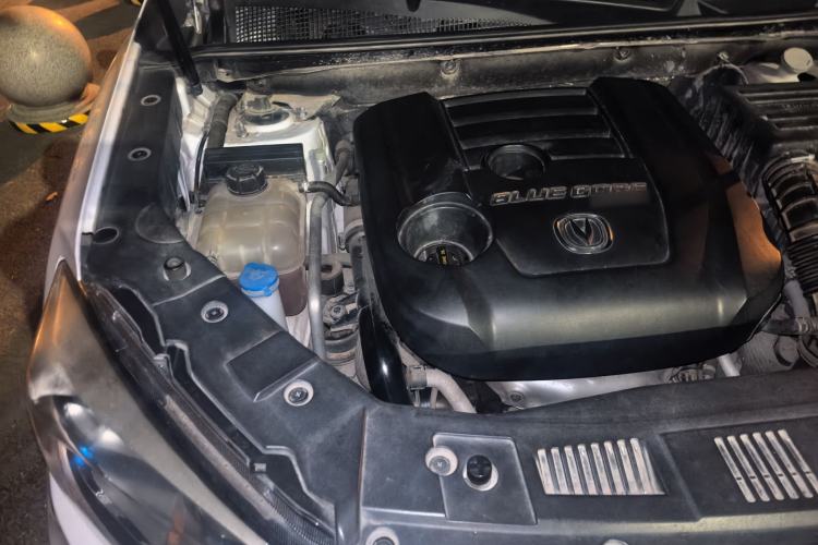 Used CHANGAN CS75 2017 Shangkui Edition 1.5T Manual Fengxiang Model Engine Bay Right