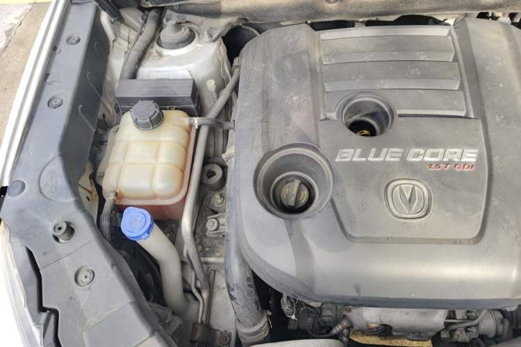 Used CHANGAN CS75 2017 Shangkui Edition 1.5T Automatic Fengyue Model Engine Bay Right