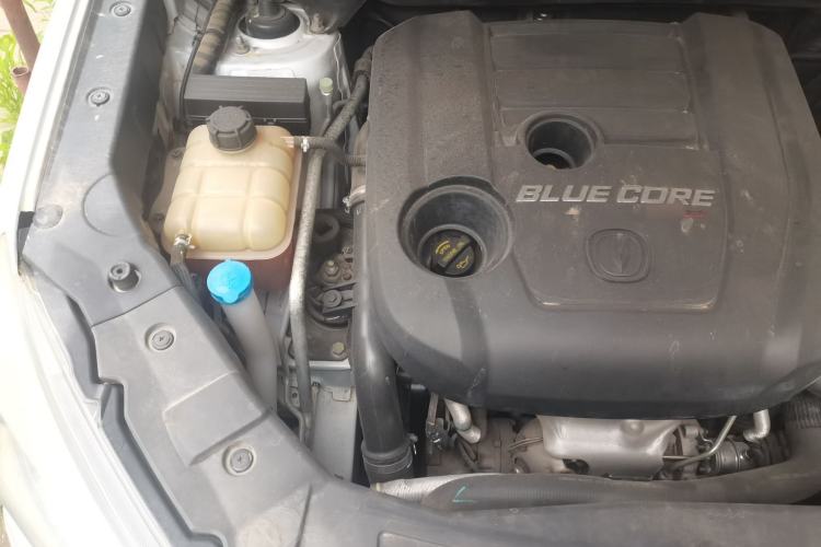 Used CHANGAN CS75 2017 Shangkui Edition 1.5T Automatic Fengxiang Model Engine Bay Right