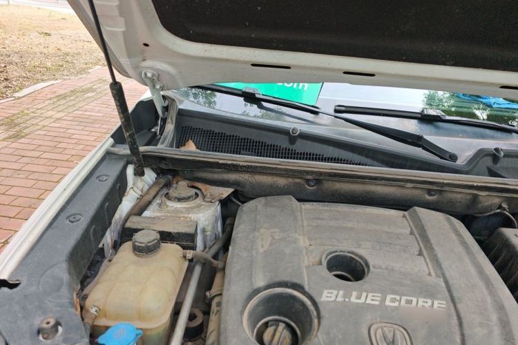 Used CHANGAN CS75 2017 Shangkui Edition 1.5T Manual Fengxiang Model Engine Bay Right