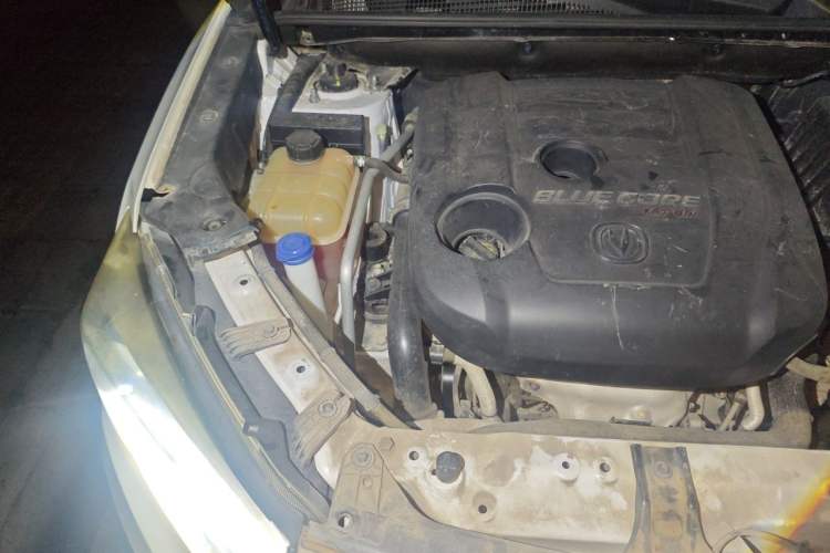 Used CHANGAN CS75 2017 Shangkui Edition 1.5T Automatic Fengxiang Model Engine Bay Right