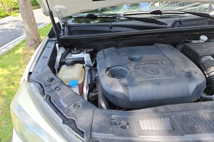 Used CHANGAN CS75 2017 Shangkui Edition 1.5T Manual Fengxiang Model Engine Bay Right