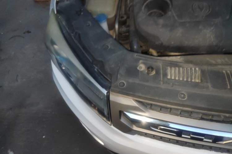 Used CHANGAN CS75 2017 Shangkui Edition 1.5T Manual Fengxiang Model Engine Bay Right