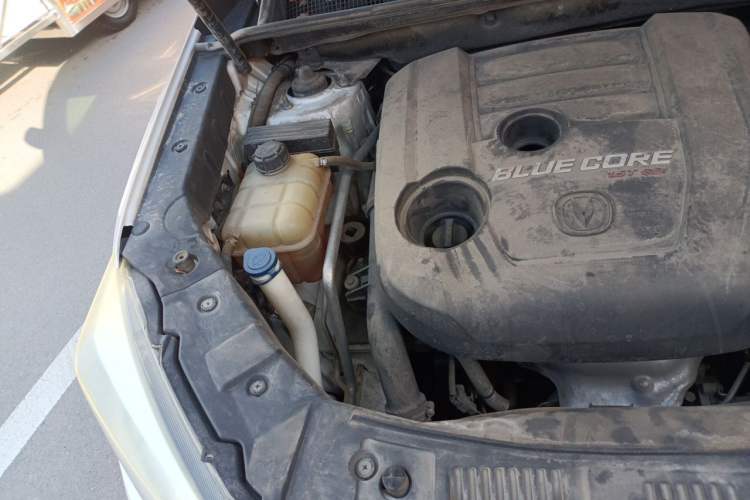 Used CHANGAN CS75 2017 Shangkui Edition 1.5T Automatic Fengxiang Model Engine Bay Right