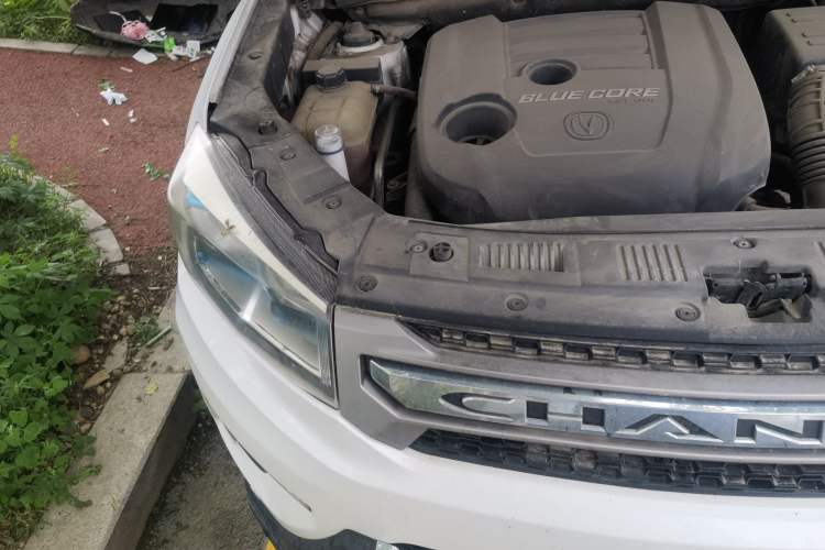 Used CHANGAN CS75 2017 Shangkui Edition 1.5T Manual Fengxiang Model Engine Bay Right