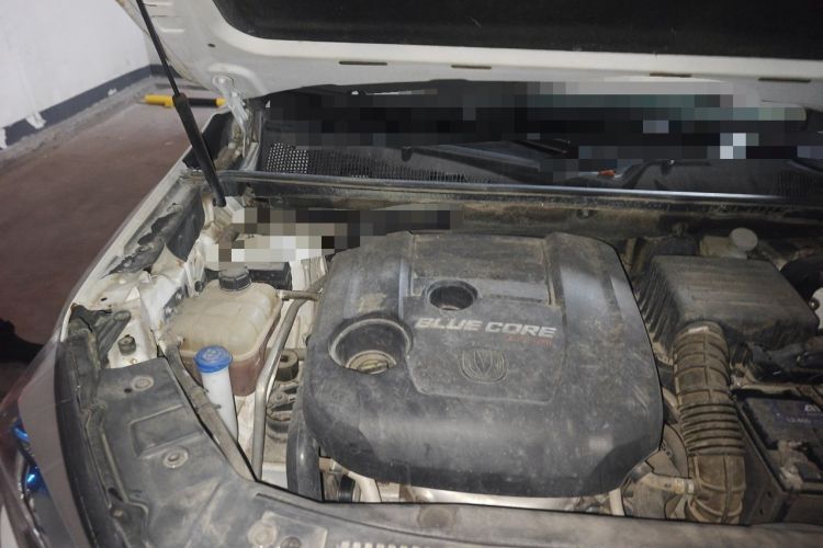 Used CHANGAN CS75 2017 Shangkui Edition 1.5T Manual Fengxiang Model Engine Bay Right