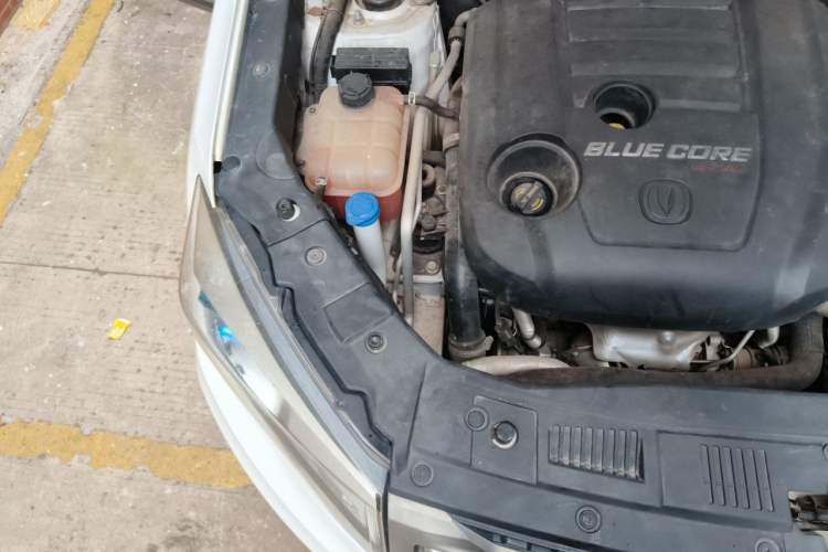 Used CHANGAN CS75 2017 Shangkui Edition 1.5T Manual Enjoyment Model Engine Bay Right