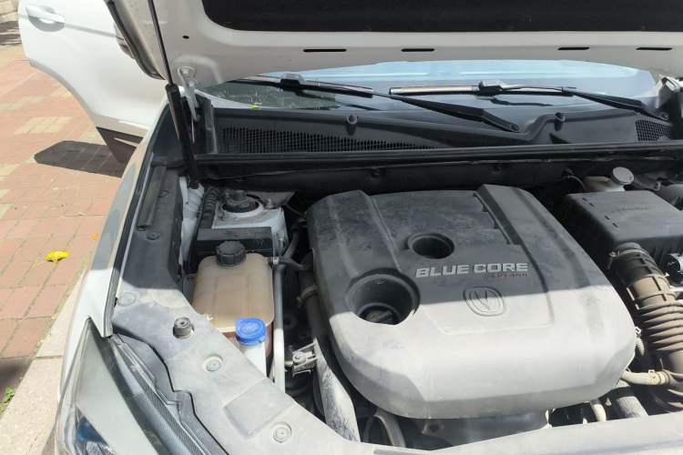 Used CHANGAN CS75 2017 Shangkui Edition 1.5T Manual Fengxiang Model Engine Bay Right