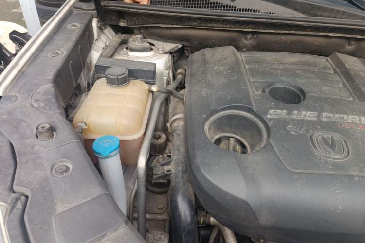 Used CHANGAN CS75 2017 Shangkui Edition 1.5T Automatic Fengyue Model Engine Bay Right
