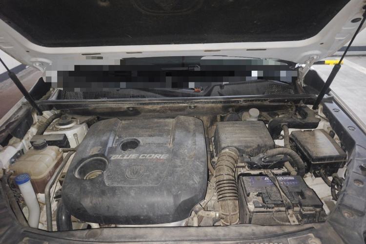Used CHANGAN CS75 2017 Shangkui Edition 1.5T Manual Fengxiang Model Engine Bay