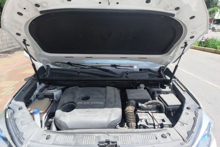 Used CHANGAN CS75 2017 Shangkui Edition 1.5T Manual Fengxiang Model Engine Bay
