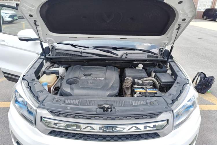 Used CHANGAN CS75 2017 Shangkui Edition 1.5T Manual Fengxiang Model Engine Bay