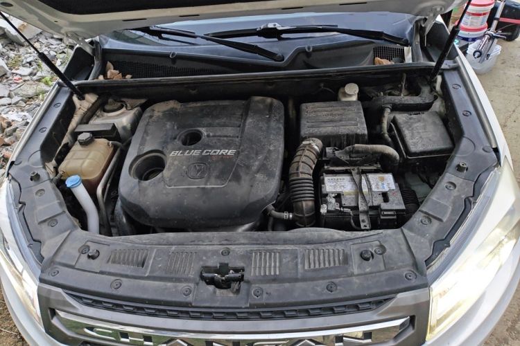 Used CHANGAN CS75 2017 Shangkui Edition 1.5T Manual Fengxiang Model Engine Bay