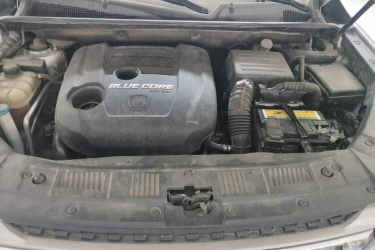 Used CHANGAN CS75 2017 Shangkui Edition 1.5T Automatic Fengyu Model Engine Bay
