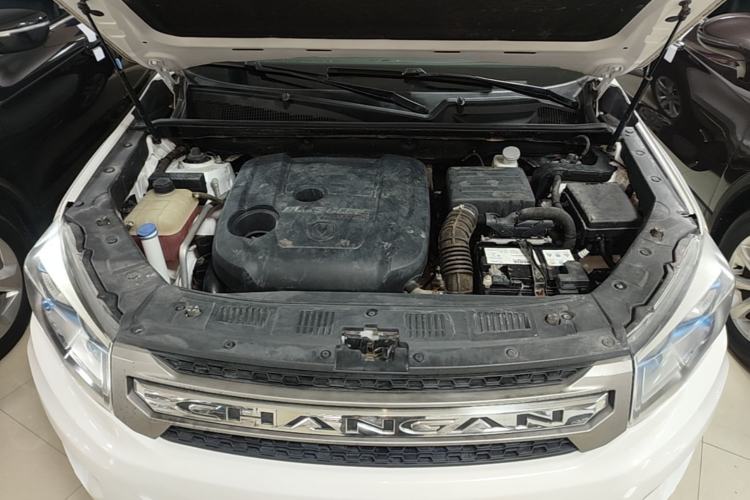 Used CHANGAN CS75 2017 Shangkui Edition 1.5T Manual Fengxiang Model Engine Bay