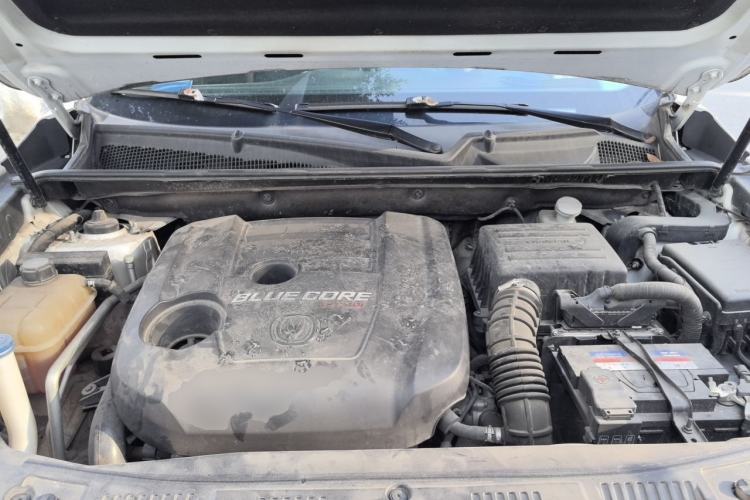 Used CHANGAN CS75 2017 Shangkui Edition 1.5T Automatic Fengxiang Model Engine Bay