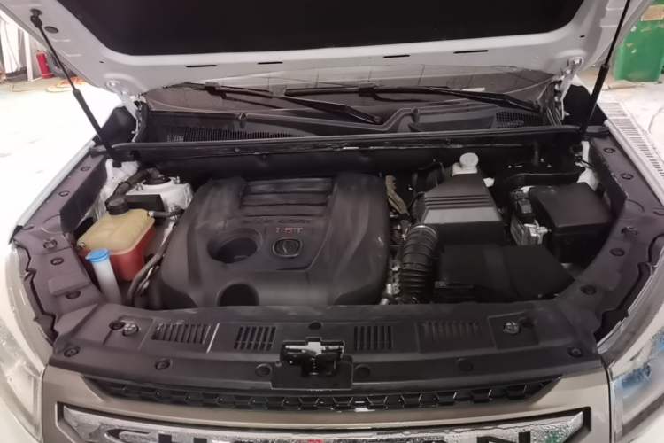 Used CHANGAN CS75 2017 Shangkui Edition 1.8T Automatic All-Wheel-Drive Luxury Model Engine Bay