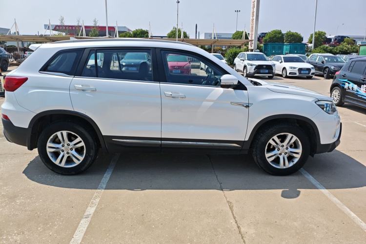 Used CHANGAN CS75 2017 Shangkui Edition 1.5T Automatic Fengxiang Model Exterior 2