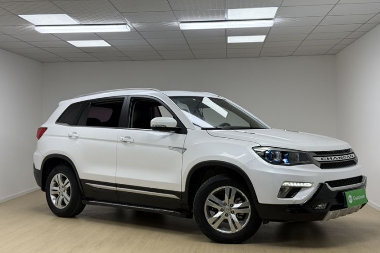 Used CHANGAN CS75 2017 Shangku Edition 1.5T Manual ZhiXiang Model Exterior 3