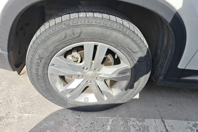 Used CHANGAN CS75 2017 Shangku Edition 1.5T Manual ZhiXiang Model Exterior 4