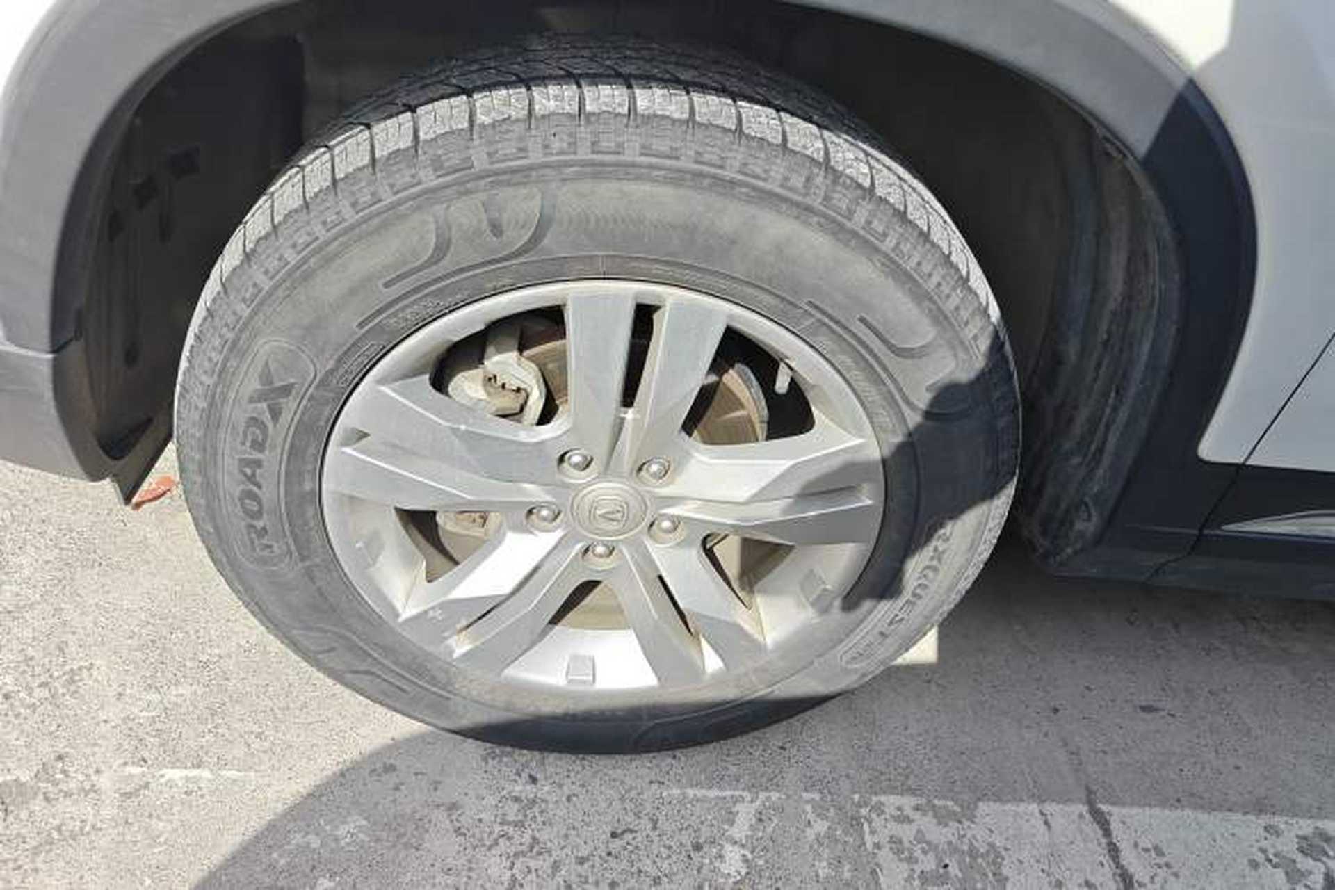 Used CHANGAN CS75 2017 Shangku Edition 1.5T Manual ZhiXiang Model Exterior 4