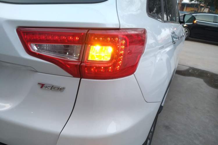 Used CHANGAN CS75 2017 Shangkui Edition 1.5T Automatic Fengyue Model Exterior 6