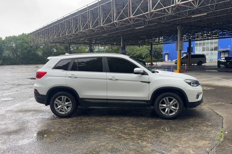 Used CHANGAN CS75 2017 Shangkui Edition 1.5T Manual Fengxiang Model Exterior 6