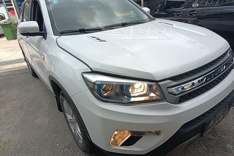 Used CHANGAN CS75 2017 Shangkui Edition 1.5T Manual Enjoyment Model Front Right 45 Deg