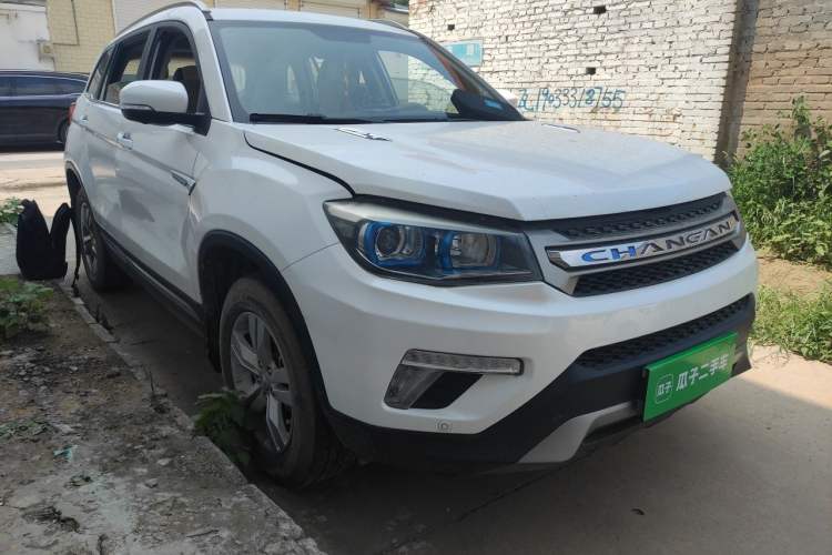 Used CHANGAN CS75 2017 Shangku Edition 1.5T Manual ZhiXiang Model Front Right 45 Deg
