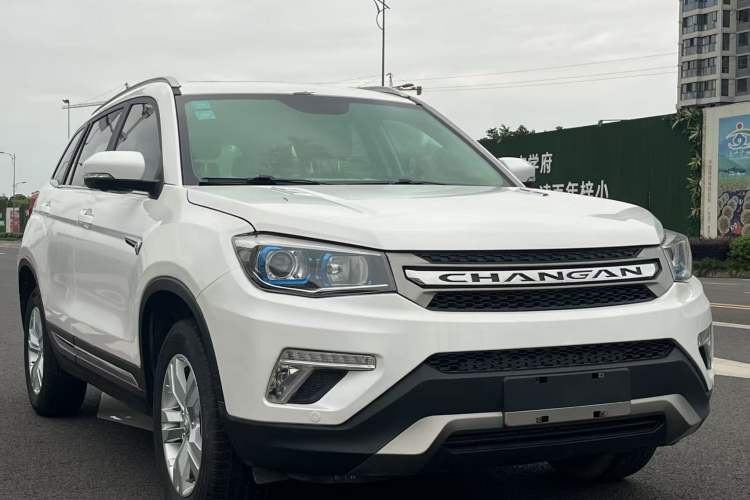 Used CHANGAN CS75 2017 Shangkui Edition 1.5T Automatic Fengyue Model Front Right 45 Deg