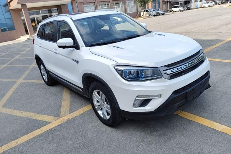 Used CHANGAN CS75 2017 Shangkui Edition 1.5T Manual Fengxiang Model Front Right 45 Deg