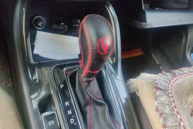 Used CHANGAN CS75 2017 Shangkui Edition 1.5T Automatic Fengyue Model Gear Lever
