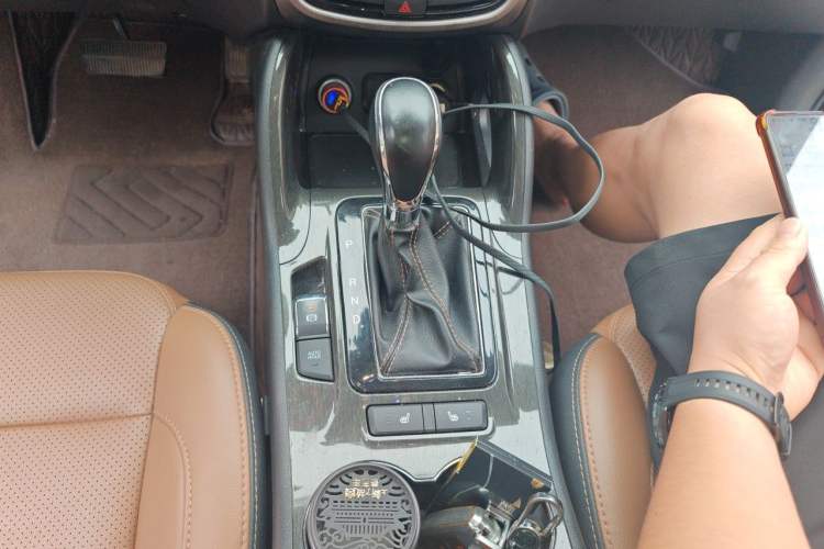 Used CHANGAN CS75 2017 Shangkui Edition 1.5T Automatic Sharp Model Gear Lever