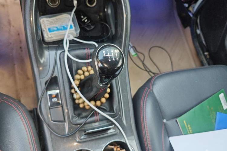 Used CHANGAN CS75 2017 Shangku Edition 1.5T Manual ZhiXiang Model Gear Lever