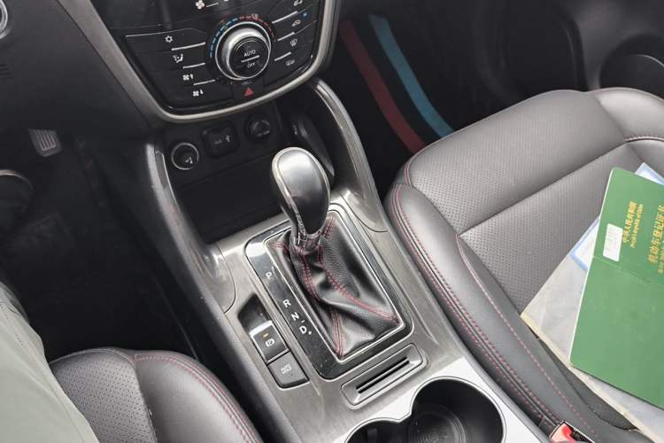 Used CHANGAN CS75 2017 Shangkui Edition 1.5T Automatic Fengxiang Model Gear Lever