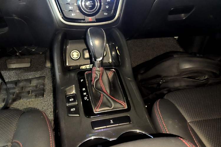Used CHANGAN CS75 2017 Shangkui Edition 1.8T Automatic All-Wheel-Drive Luxury Model Gear Lever
