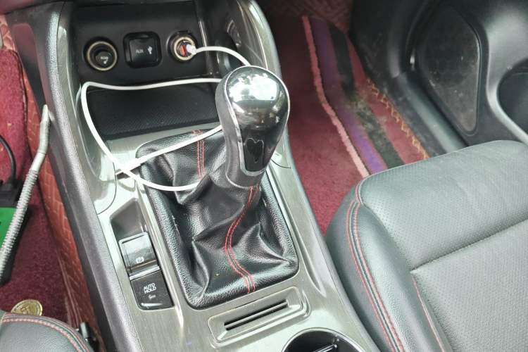 Used CHANGAN CS75 2017 Shangku Edition 1.5T Manual ZhiXiang Model Gear Lever